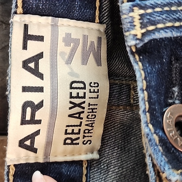 Ariat Men's Dark Blue Relaxed Jeans Size 31-32 - Picture 2 of 9